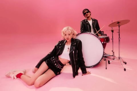 Rosé and Bruno Mars’ ‘APT.’ — the new pop anthem banger