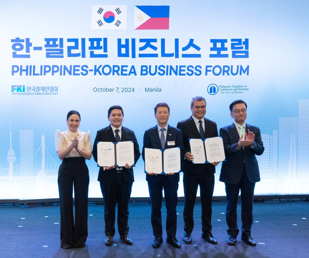 ENHANCING COLLABORATION TO DRIVE NUCLEAR ENERGY DEVELOPMENT. The memorandum of understanding between Manila Electric Co. and Samsung C&T Corp. on accelerating nuclear energy development in the Philippines was presented by (L-R) Department of Trade and Industry Secretary Christina Aldeger Roque, Meralco Head of Business Development Andrew Jason B. Tan, Samsung C&T President and Chief Executive Officer Se-chul Oh, Meralco Chief Operating Officer Ronnie L. Aperocho and Deputy Prime Minister for Economy Sang-mok Choi during the Philippines-Korea Business Forum last October 7, 2024.