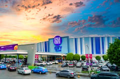 SM’s footprint in Clark: a bustling gateway to the north