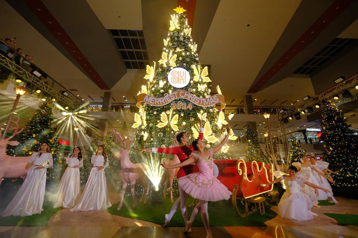 Visit SM Lanang in Davao and be captivated by the enchanting Christmas Forest.