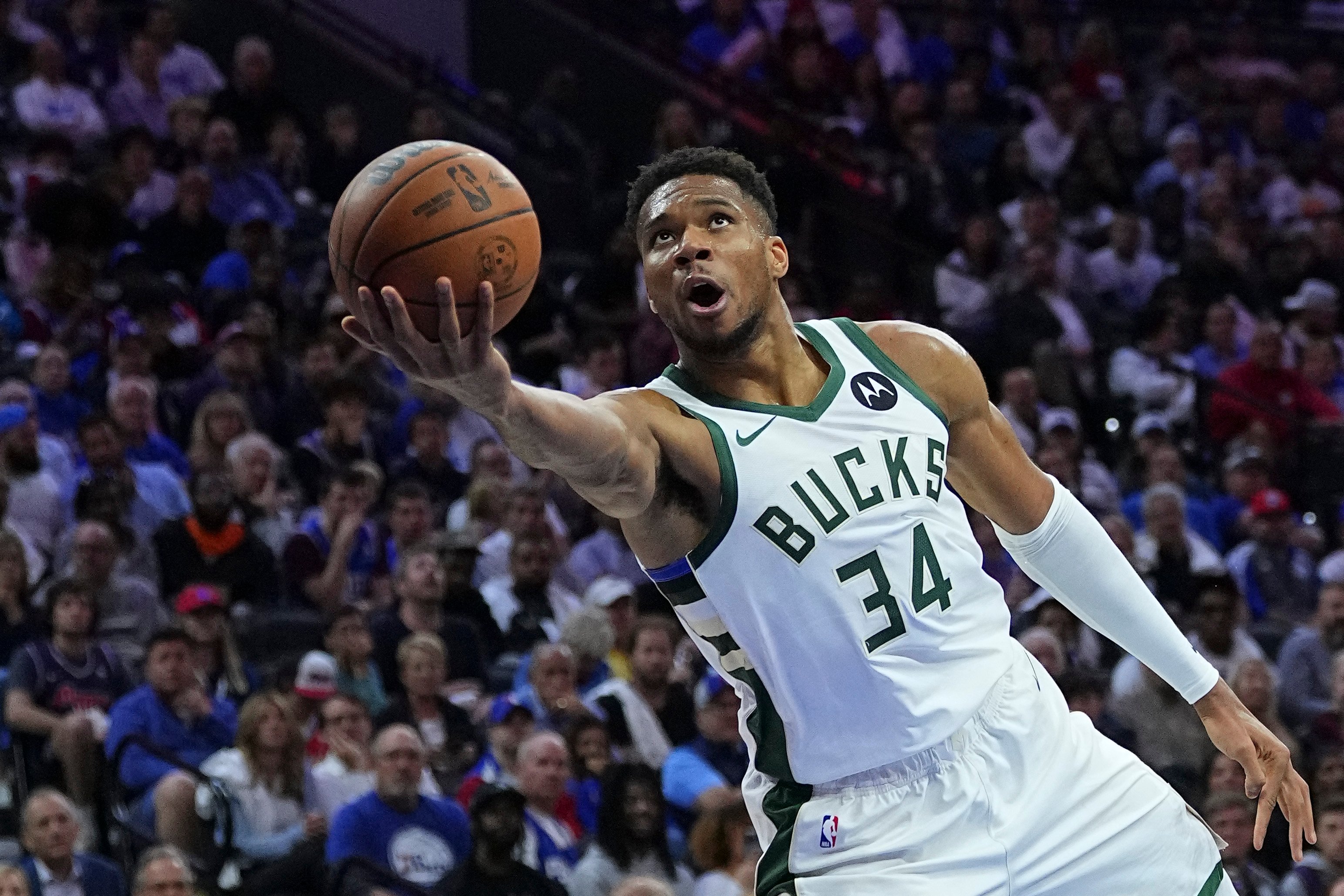 Bucks cruise past depleted Sixers
