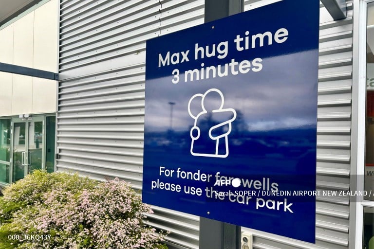 Quick Hugs Only: New Zealand Airport Implements 3-Minute Limit