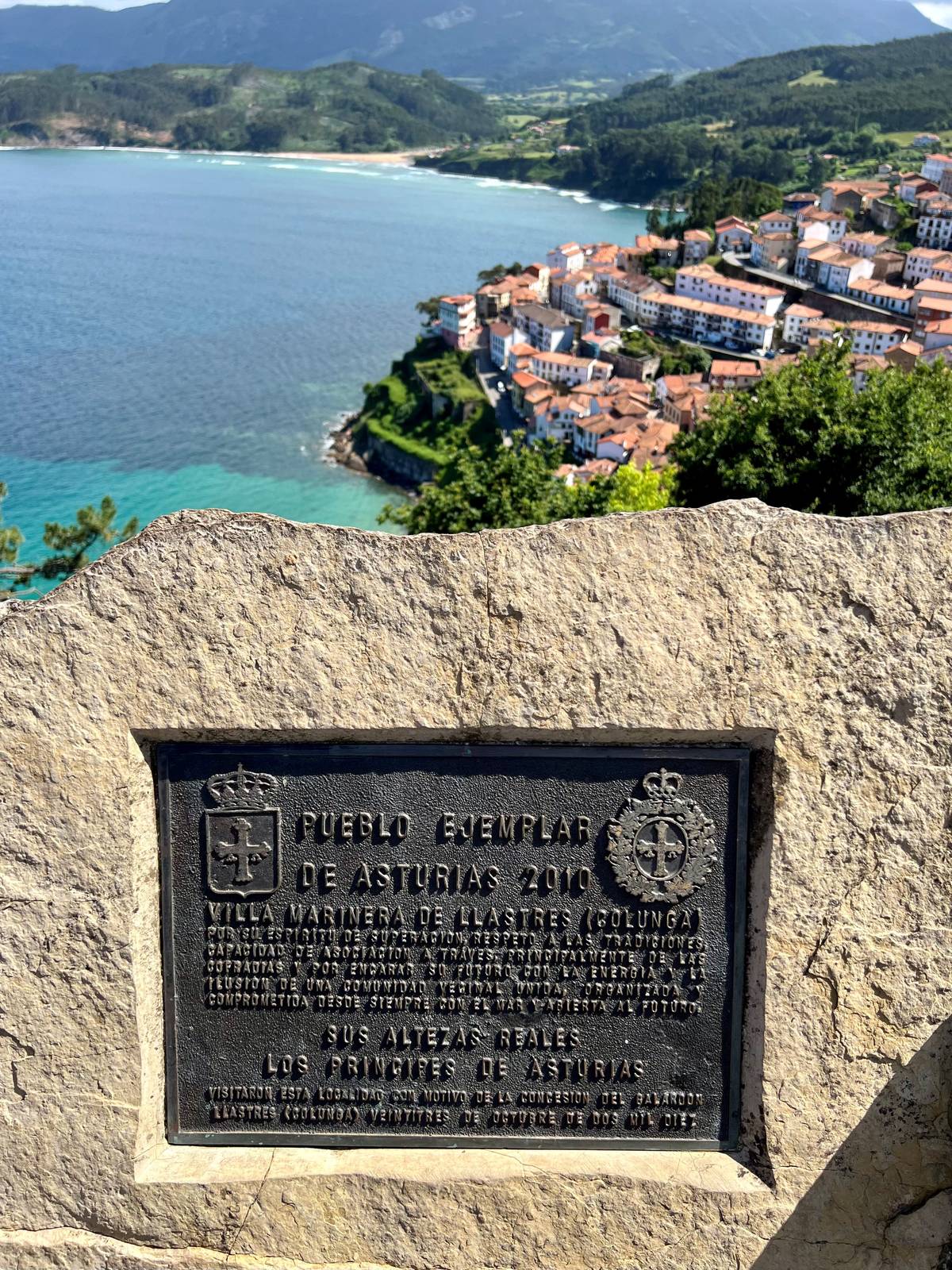 A commemorative Lastres marker