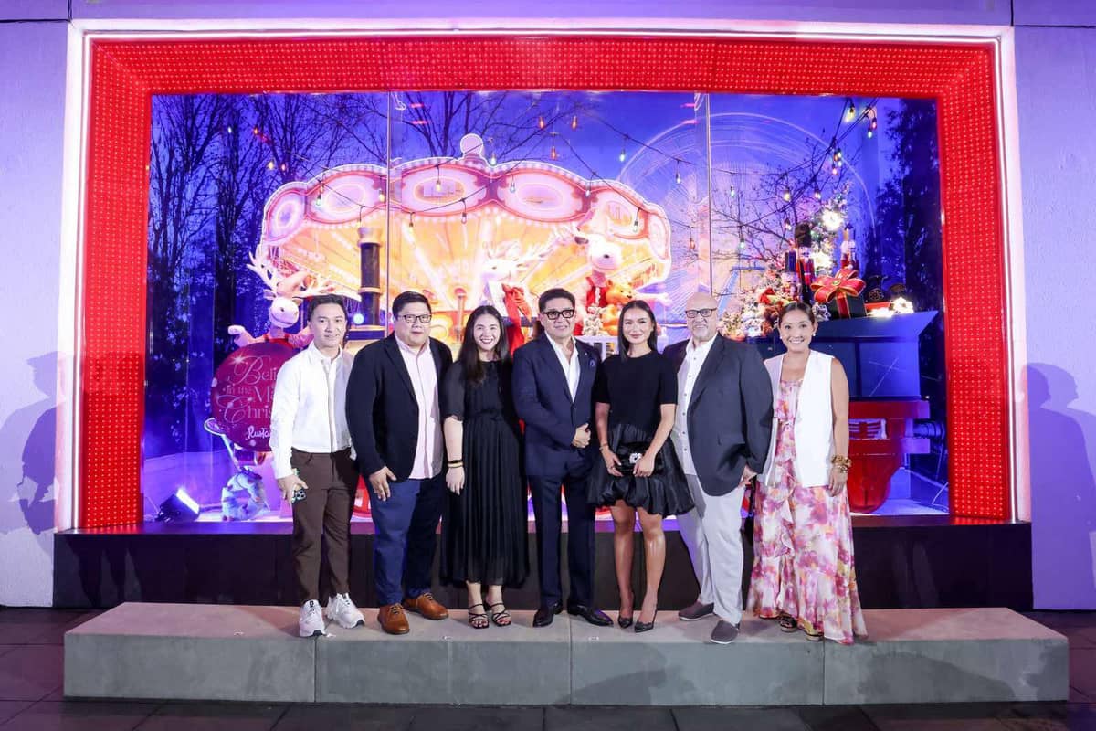 Ayala Malls head of brand strategy and acquisition in leasing, Mark Sablan; Ayala Malls head of operations, Hamm Katipunan; Ayala Malls marketing head, Mae Dichupa; president and chief executive officer of SSI Group Inc., Rustan Commercial Corporation and Rustan Marketing Corporation, Anton Huang; Nikki Huang; Ayala Malls chief operating officer Paul Birkett; and Ayala Malls deputy head of partner relations, Mitch Suarez.