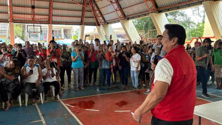 Senator Lito Lapid distributed over two thousand relief goods to the victims of Severe Tropical Kristine, which caused extensive damage across much of Luzon, particularly in the provinces of Quezon, Cavite, and Batangas, on Monday, 28 October.