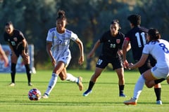 Filipinas square off with Kenyans