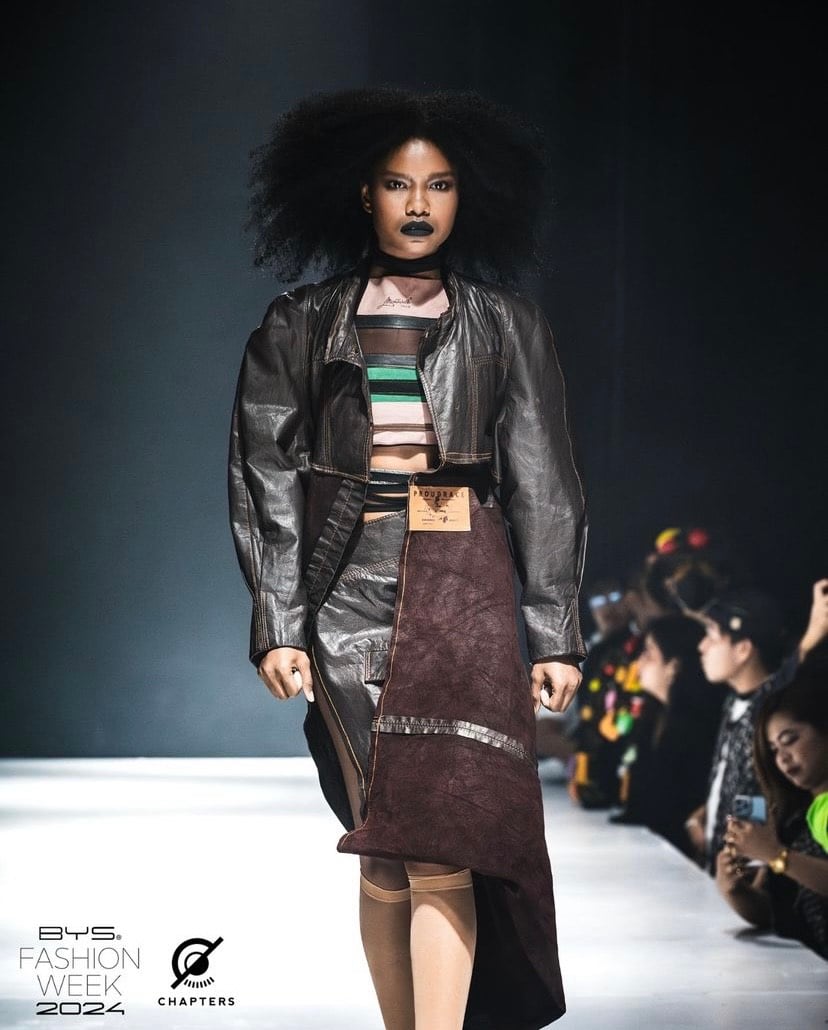 From layered fabrics to oversized leather, Rasos’ collection reflected the unique blend of tradition and modernity that defines today’s Filipino style.