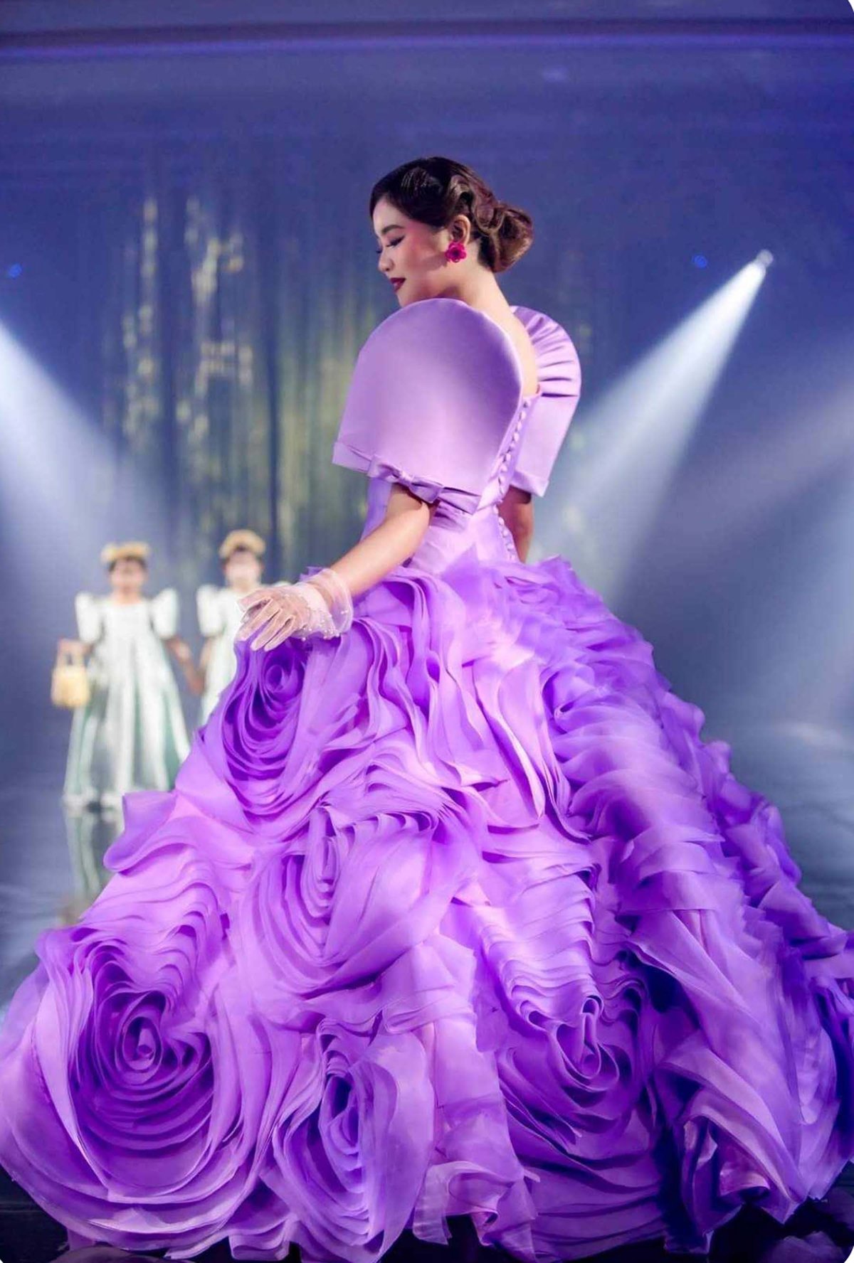 Floor length bouffant terno with handsewn bias organza rosettes by Hanz Coquilla.