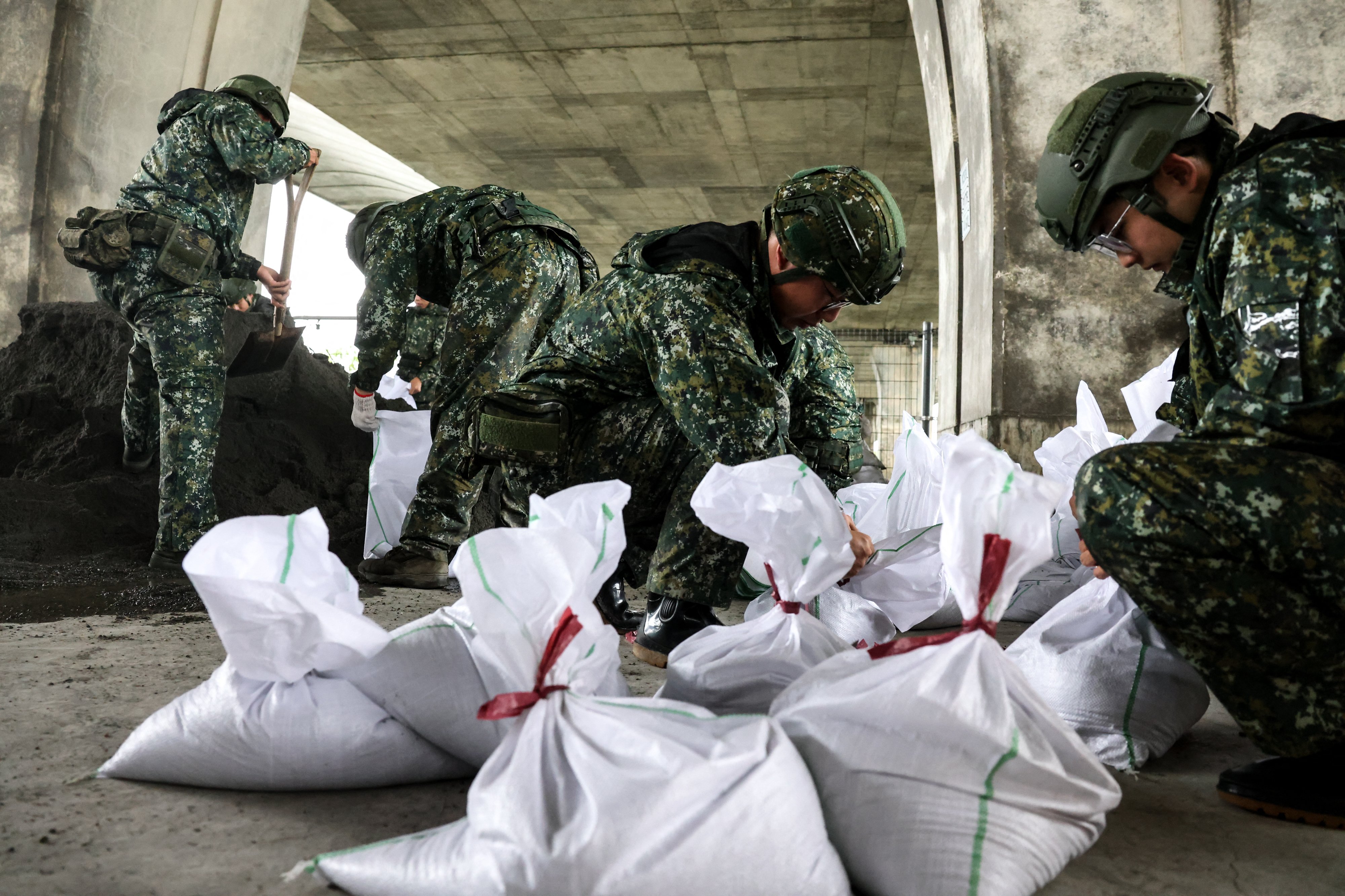 Taiwan battens down before ‘Kong-rey’ landfall