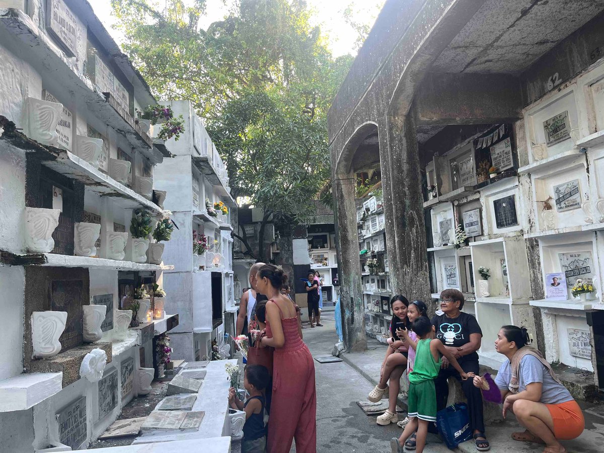 1M Filipinos visit Manila North Cemetery on All Saints' Day