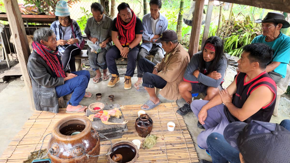 The baki, a divination ritual, at the Uyammi residence in Hapao.