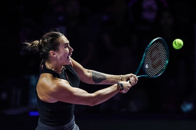 Sabalenka shows Zheng who’s boss