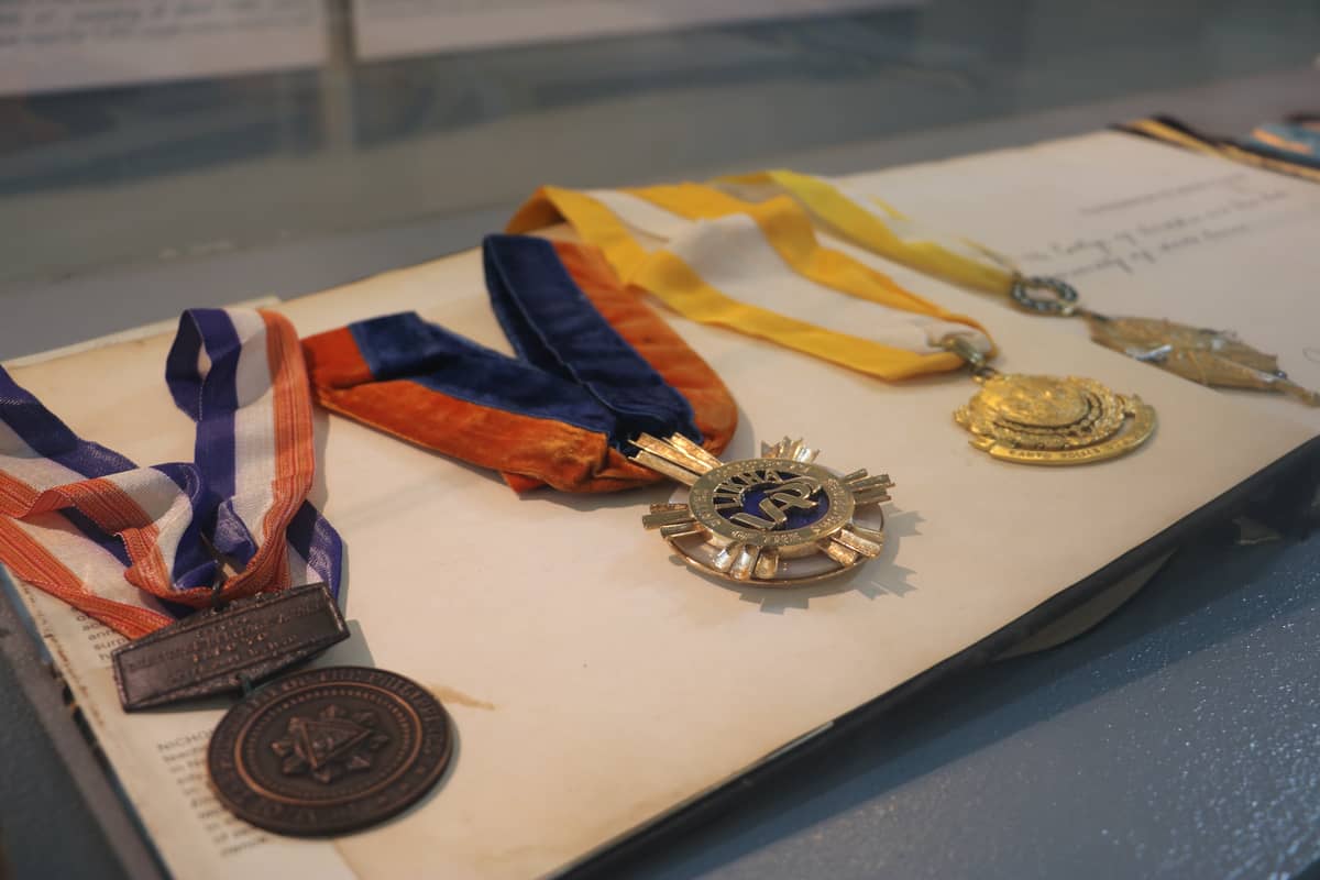 Medals bestowed to National Artist Leandro Locsin.