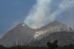 Indonesia volcano eruption kills 10
