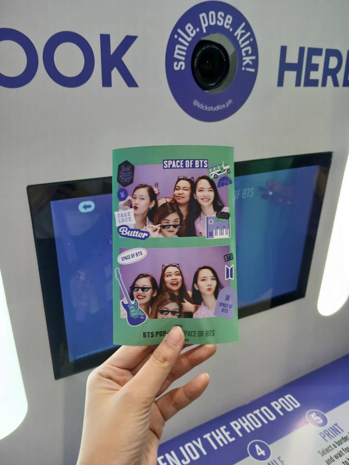 Photo booth for pictures with exclusive frames.