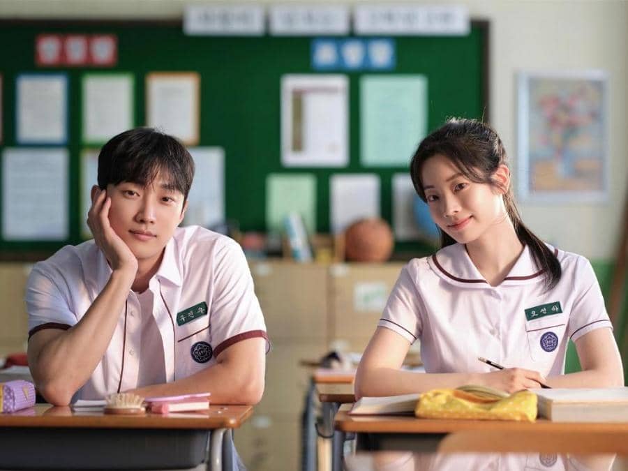 Dahyun with Jung Jin-young in the film "You Are The Apple Of My Eye"