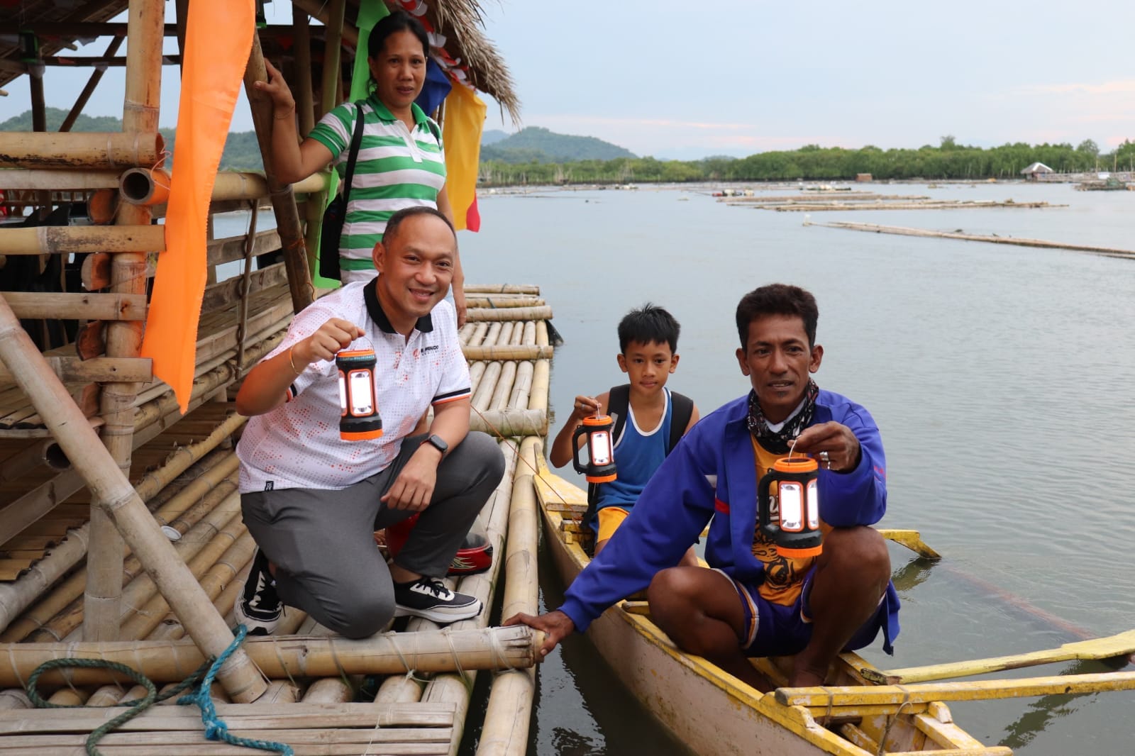 Small lamps, big potential: One Meralco Foundation empowers Capiz fisherfolks with solar lights