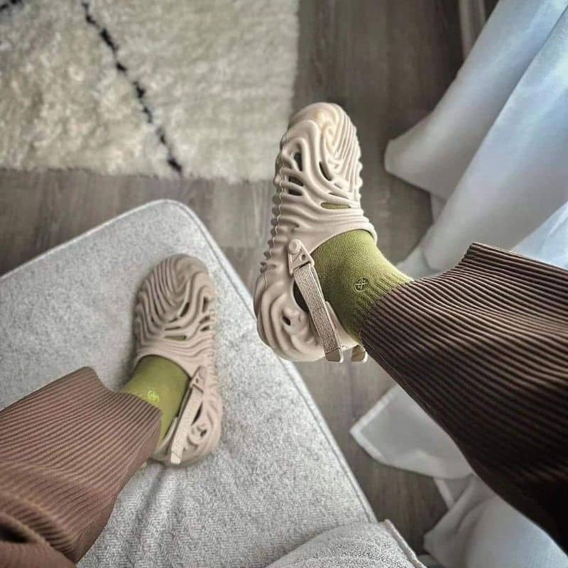 CROCS