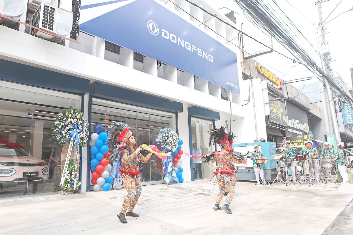 Time for a celebration at DongFeng.