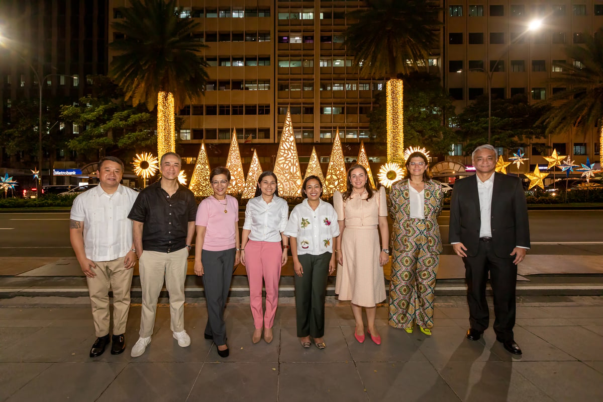 L - R: Kid Pena, Congressman 1st District of Makati; Luis Campos, Congressman 2nd District of Makati; Meean Dy, President and CEO of Ayala Land; Monique Lagdameo, Vice Mayor of Makati; Abby Binay, Mayor of Makati; Bianca Zobel De Ayala, Social Secretary to the Office of the President; Mariana Zobel de Ayala, Senior Vice President and Head of Leasing and Hospitality of Ayala Land; Christopher Maglanoc, Head of Ayala Land Estates