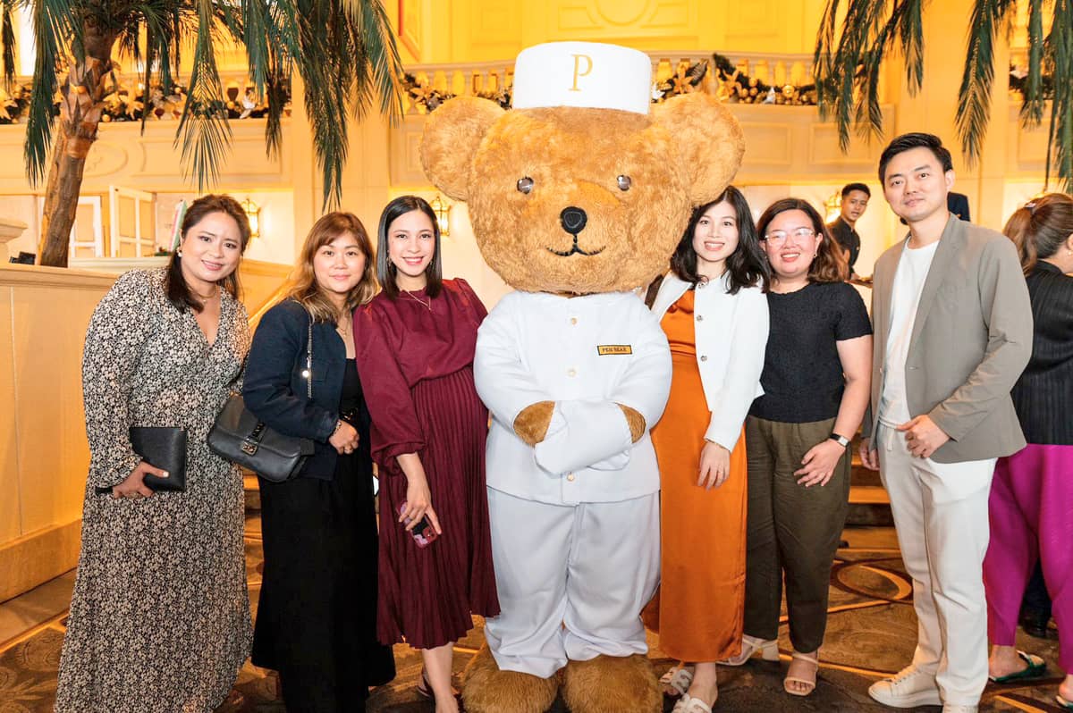 Jennie Serrano, Kathy Sy-King, Jonna Krestha Ye, Pen Bear, Suzie Lim, Noi Mendoza and Tiger Lim.