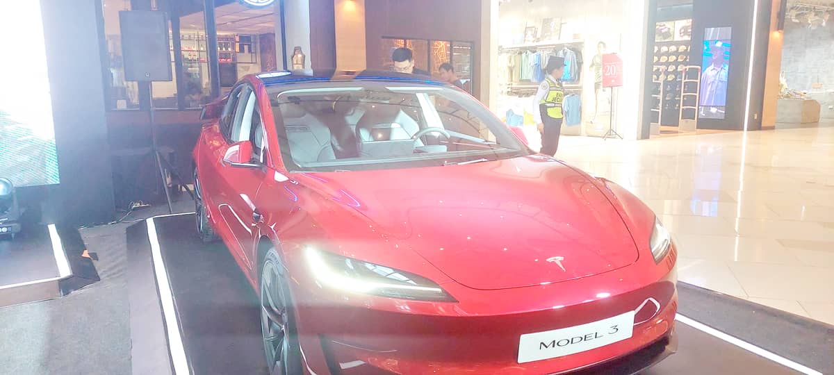 Tesla Model 3.