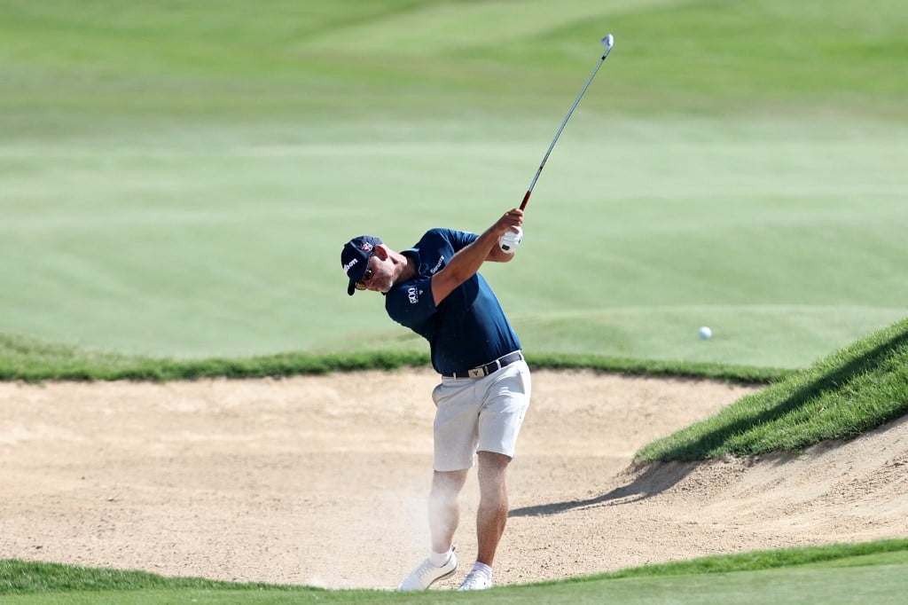 Waring fires 73, posts 1-shot lead