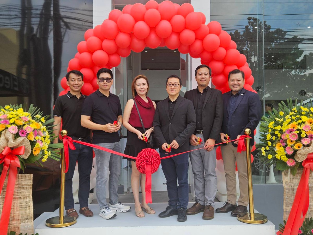 In photo are Von Chavez, GM and COO, North Drive Motors Inc.;  Harold Co, president and CEO, HCO Autogroup; Shery Tan-Liong, corporate secretary, North Drive Motors Inc.; Felix Jiang, president, MG Motor Philippines; Ron Brosas, aftersales director, MG Motor Philippines; Karl Magsuci, vice resident of operations, MG Motor Philippines.