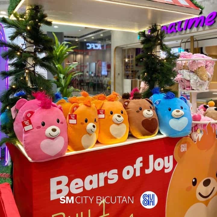 ‘Bears of Joy’ bring smiles, warmth