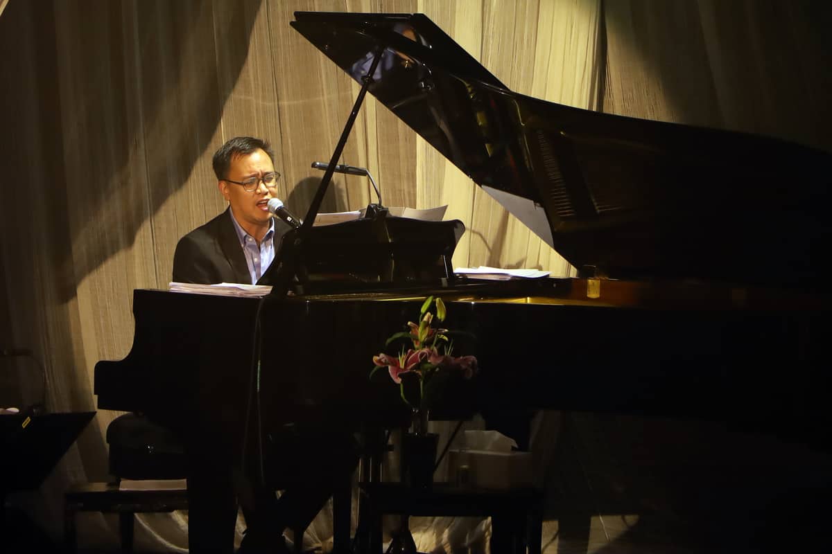 Musical director Rony Fortich delivers a wonderful rendition of ‘Mr. Cellophane’ from the musical ‘Chicago.’