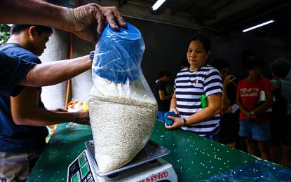 DA: Rice Retailers in markets begin lowering prices