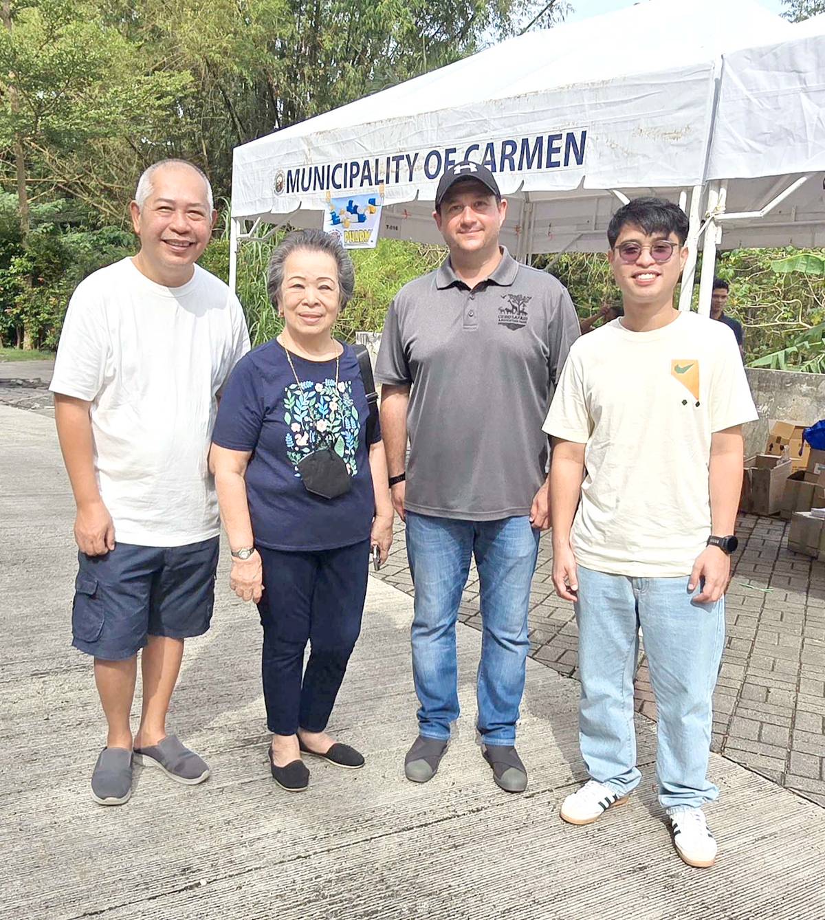 Carmelo Pono, Dr. Vivina Chiu,Cebu Safari COO  Eduard Loop and councilor Kyle Pono.