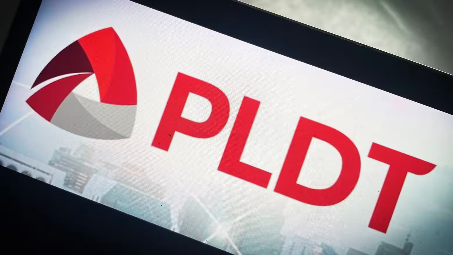 PLDT’s hybrid modem promises no pause