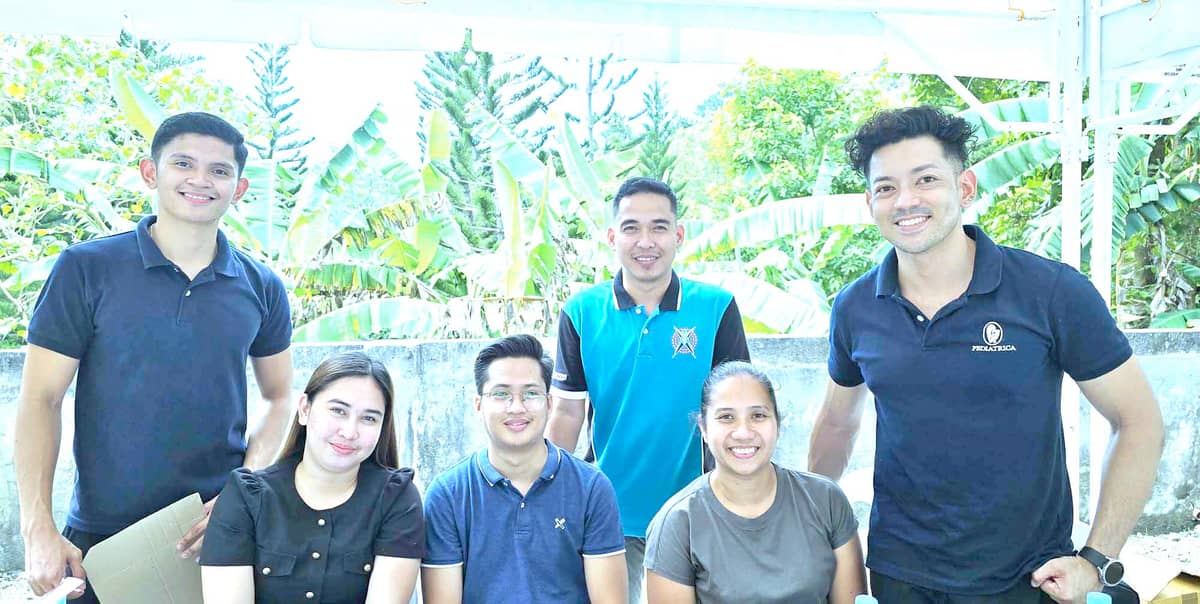 Unilab’s  Dave Ricablanca, Kimberly Camacho, Sean Betonio, Ferdinand Cruzado, Jam Entera and Benjamin Aquino.