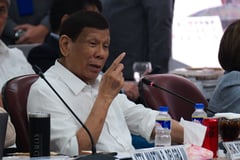 Duterte admits to requesting cash; denies it was for rewards