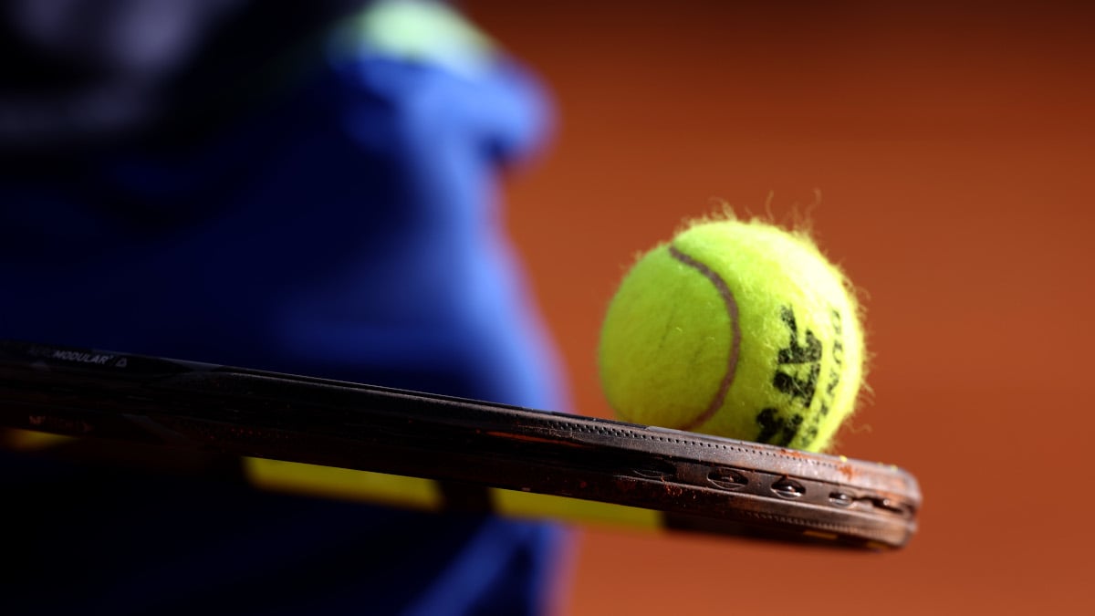 Top players cry for new balls