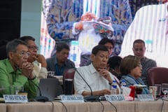 Duterte vows to 'hang' self if links to drug trade proven