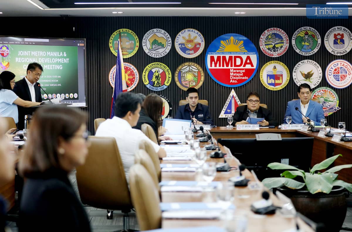 MMDA Chairman Atty. Don Artes, Pasig City Mayor Vico Sotto, and Philippine Reclamation Authority Chairman Atty. Alex Lopez preside over the Metro Manila Council meeting at the MMDA headquarters in Pasig City.