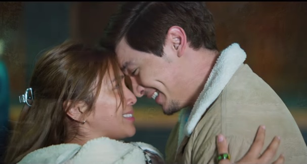 ‘Hello, Love, Again’ tumabo sa unang araw ng pagpapalabas