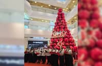 Los Cantates de Manila choir.