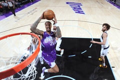 Jazz slip past Mavericks
