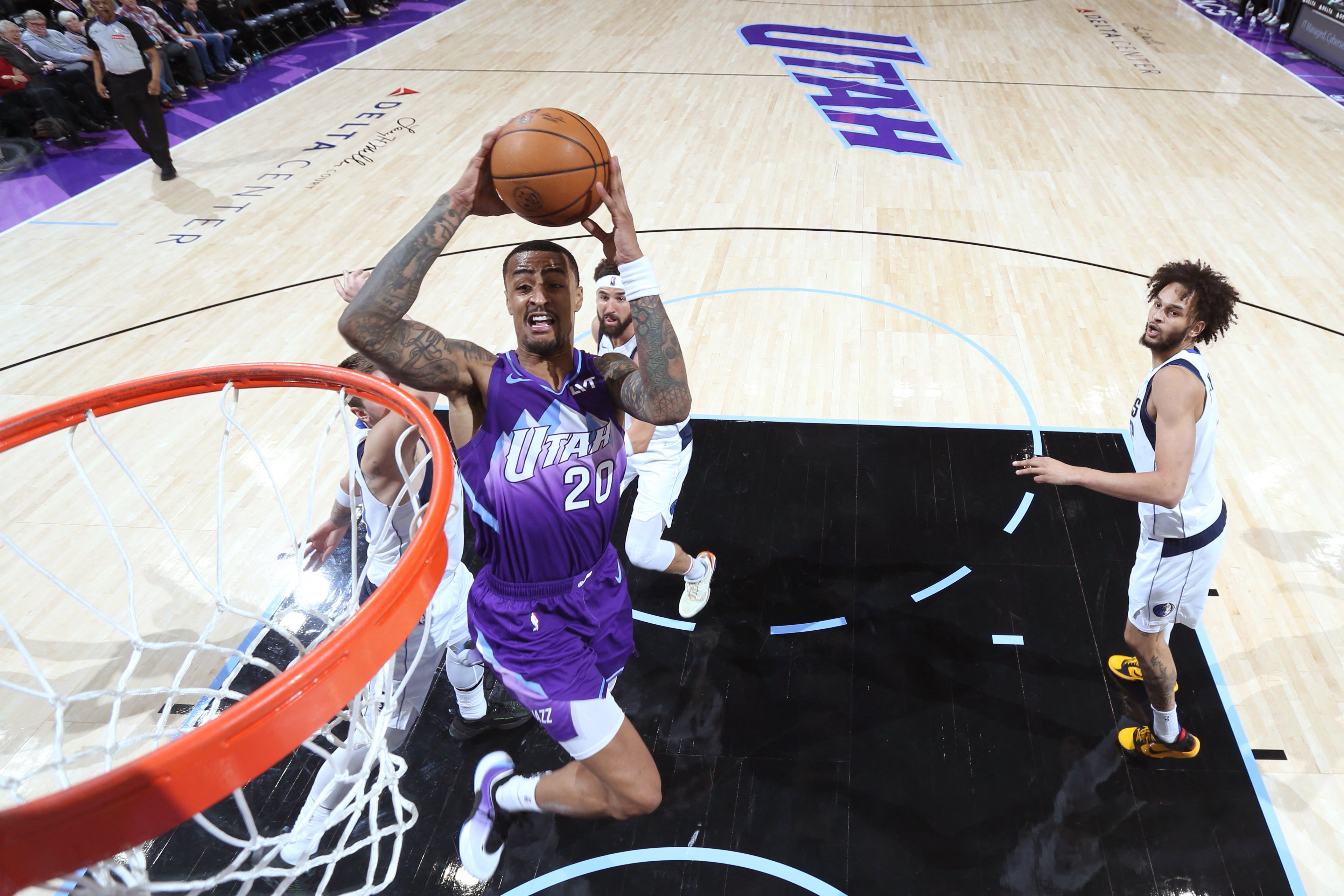 Jazz slip past Mavericks