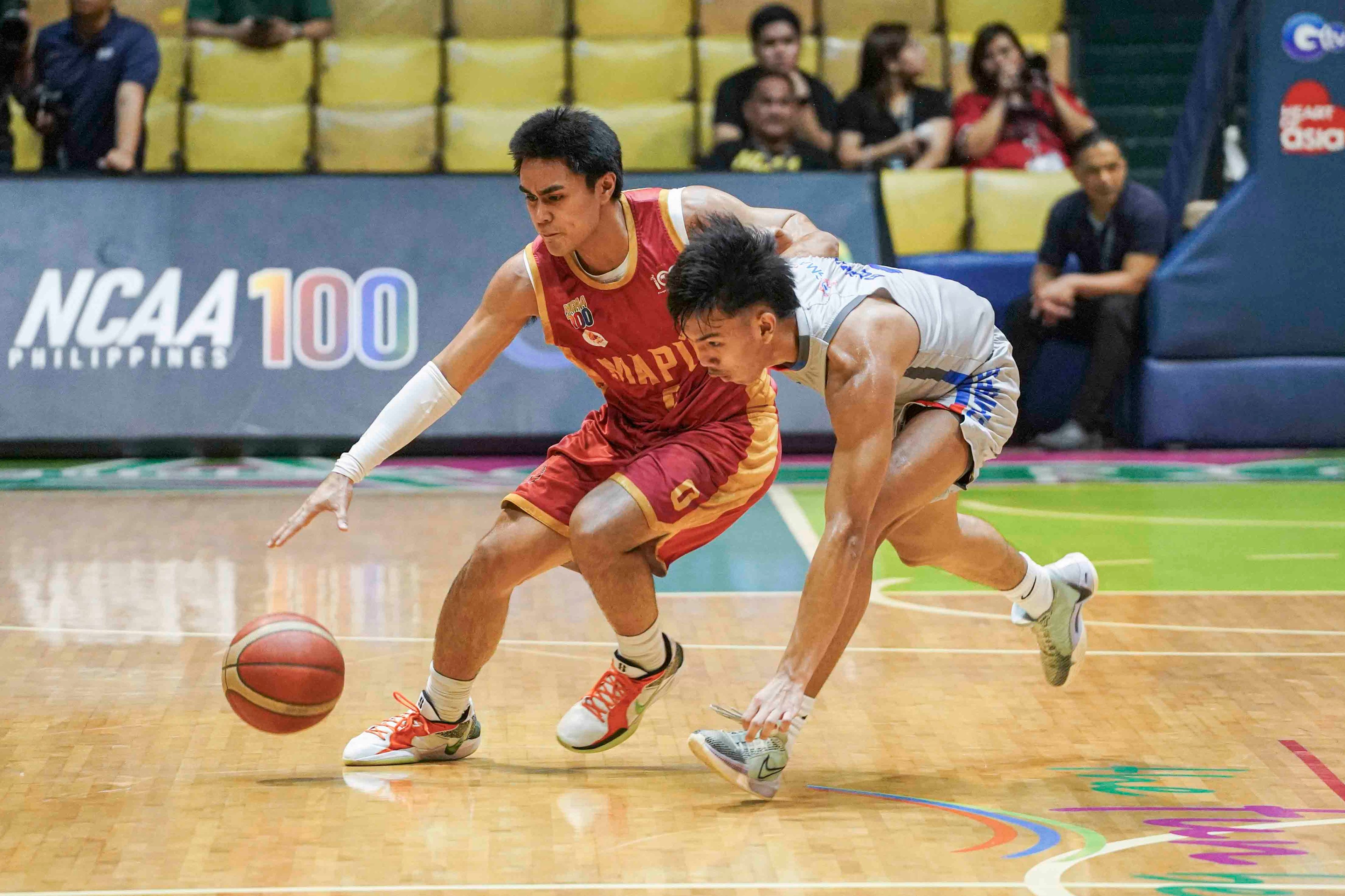 Cardinals clobber Chiefs, take No. 1 spot
