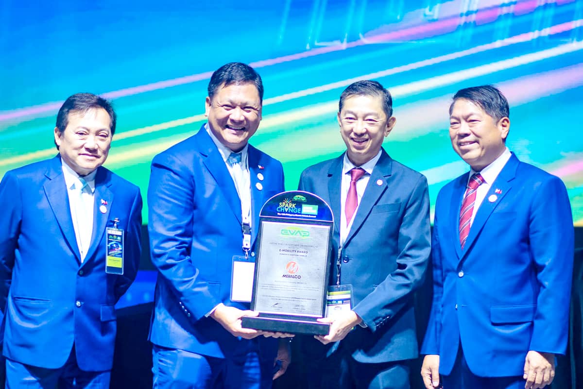 LEADING THE CHARGE IN SUSTAINABLE TRANSPORTATION. The Electric Vehicle Association of the Philippines (EVAP) recognized Meralco as a pioneer EV adoption enabler during the recent 12th Philippine Electric Vehicle Summit. In photo are (L-R) EVAP Chairman Emeritus Ferdinand I. RaquelSantos, EVAP president Edmund A. Araga, Meralco senior vice president and chief revenue officer Ferdinand O. Geluz and EVAP chairman Rommel T. Juan.
