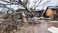 Pepito unleashes fury on typhoon-weary Phl