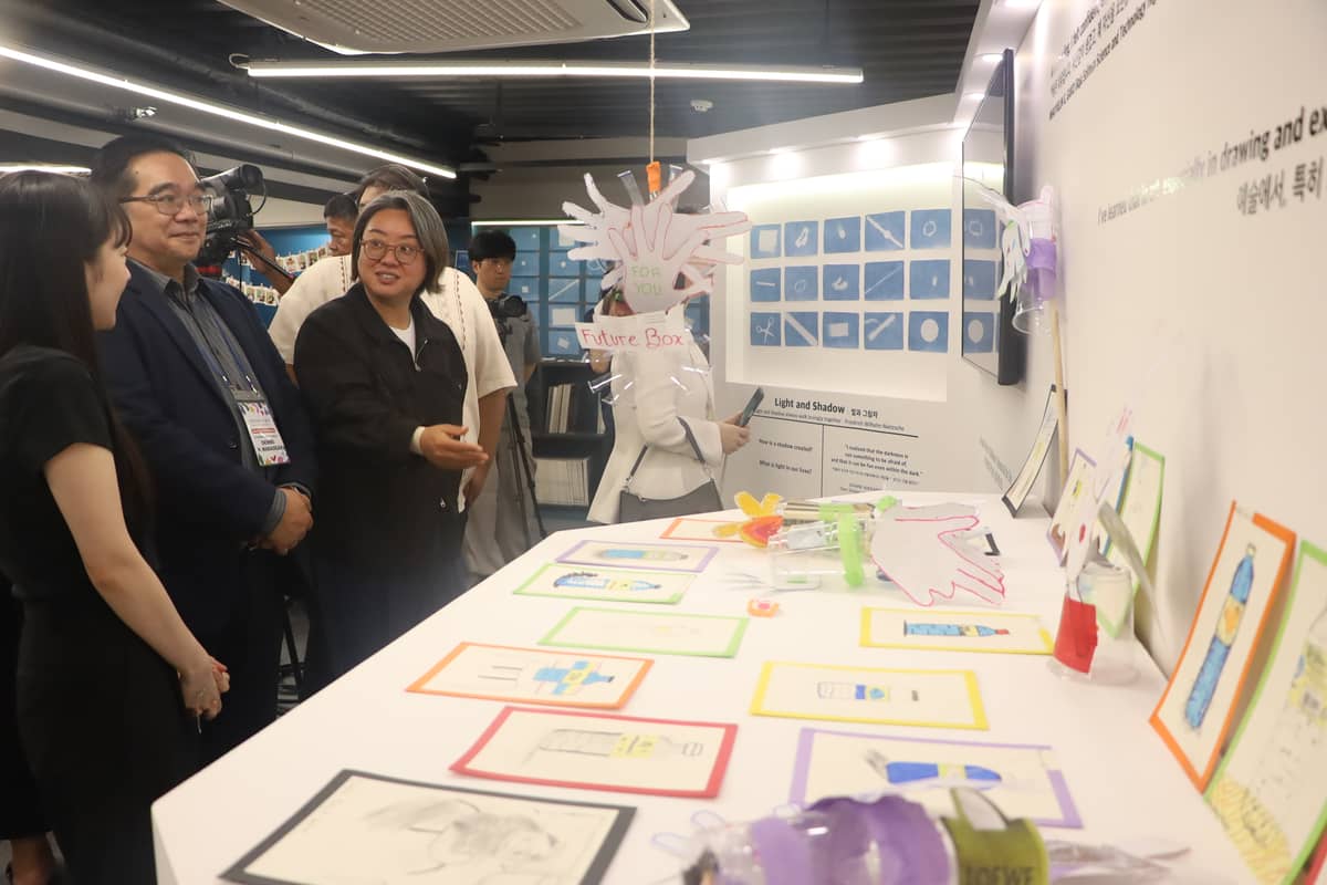 CCP vice president and artistic director Dennis M. Marasigan enjoyed the exhibit of artworks created by the participants of Imagine Tondo.