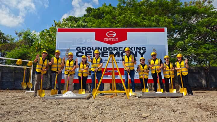 At the groundbreaking ceremony for Nueva Ecija are Renz Biason, zone manager, GAC Motor Philippines; Ryan Bermudez, sales director, GAC Motor Philippines; Ralph Descallar, network development and training head, Astara Philippines; Timmy de Leon, marketing director, Astara Philippines; Franz Decloedt, brand head, GAC Motor Philippines; Roscoe O.L. Odulio, managing director, Wheeltek Group of Companies. From GAC Motor Nueva Ecija are Ma. Cecilia C. Domingo, operations head; JR Ramos, after sales head; Glezy Tabajonda and Denice Manalad, general sales manager.