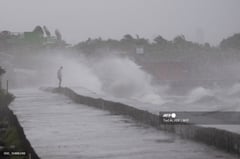 Super Typhoon Man-yi hits Luzon, brings widespread devastation
