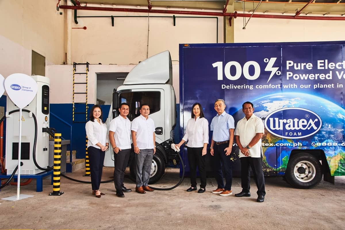 STEPPING UP SUSTAINABLE OPERATIONS THROUGH EVs. Movem Electric Inc. has supported Uratex Group of Companies’ conversion of its internal fleet to electric with the deployment of an electric light delivery truck and a 60-kW DC Fast Charger in its Plaridel manufacturing plant. In photo are (L-R) Movem chief operating officer Maria Francesca Louise C. Defensor, Meralco Biz North area head Javier E. Domingo, Meralco assistant vice president and Meralco Biz head Roberto S. Galang, Uratex managing director Peachy Medina, Uratex executive vice president for bedding and furniture William Lee and Uratex executive vice president for automotive Eddie Gallor.