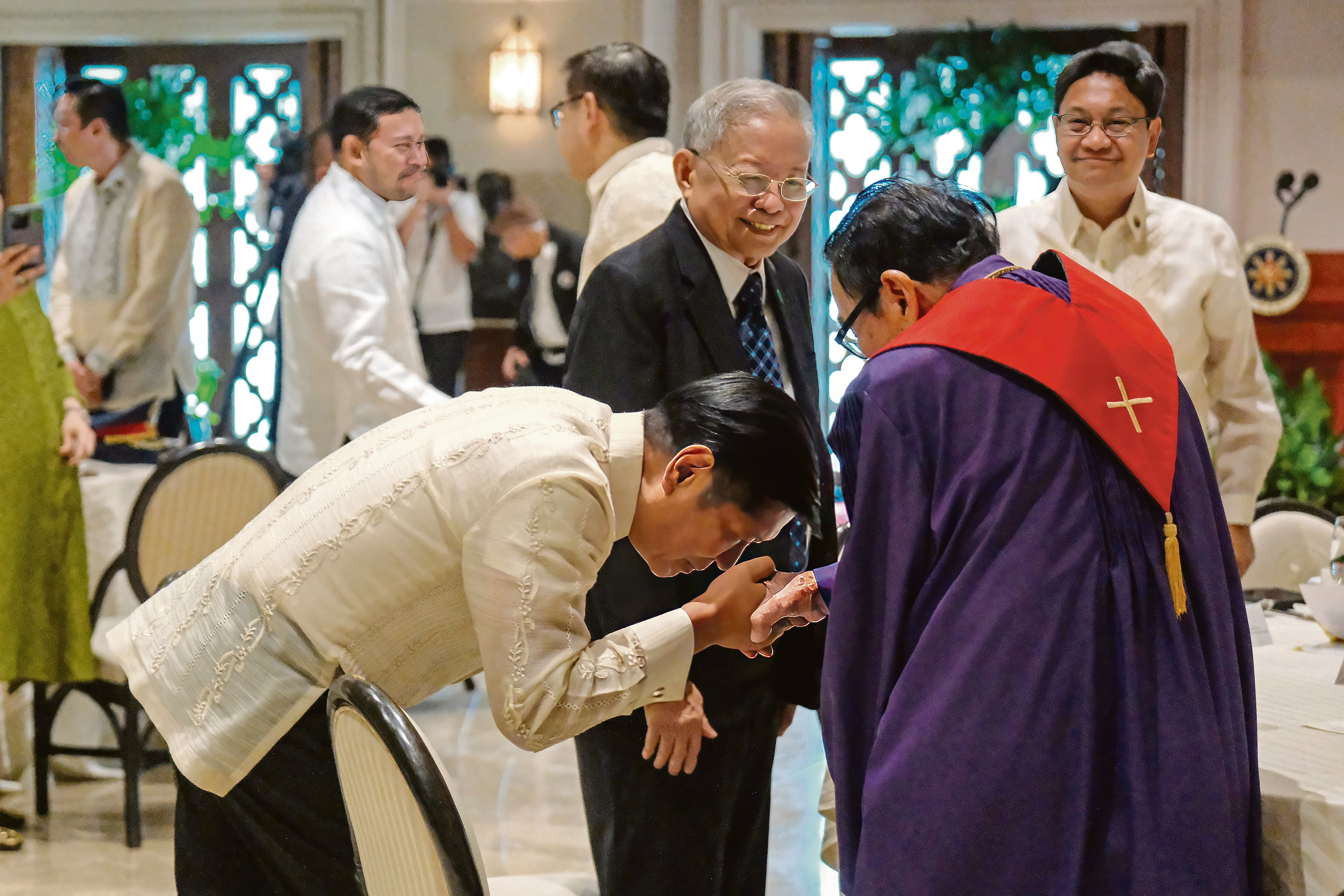 Marcos banks on power of prayer 